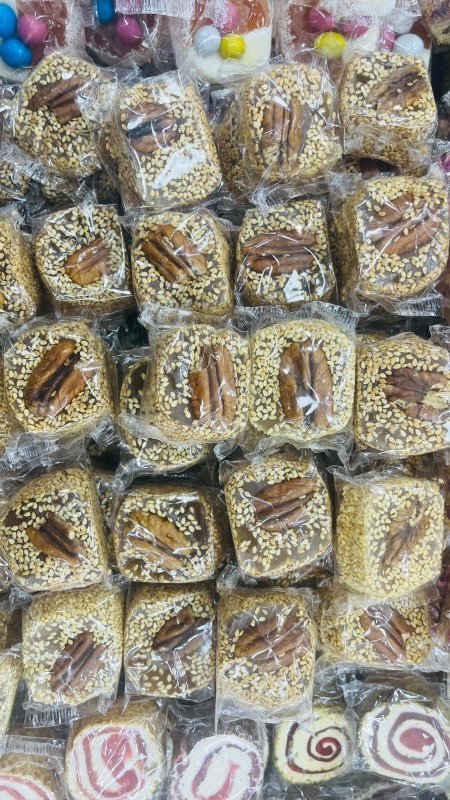 راحه شاميه مغلفه بالسمسم والجوز